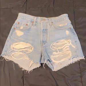 501 Levi shorts